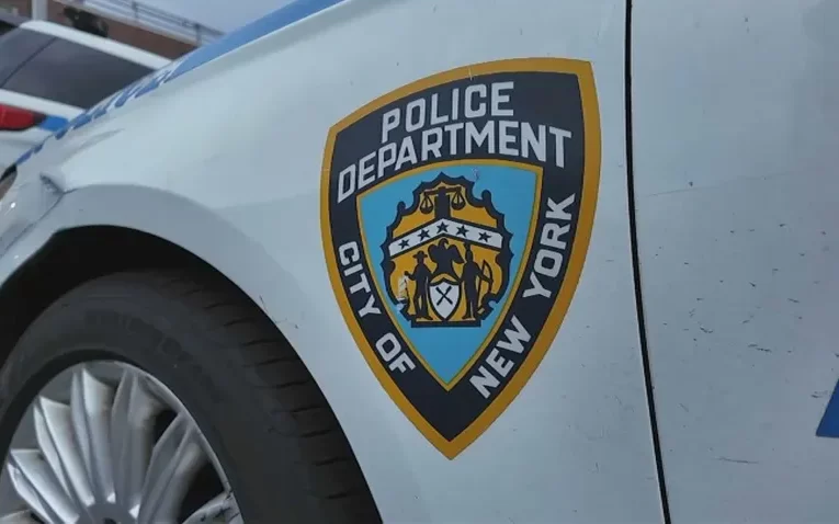 New York A 6-year-old girl died